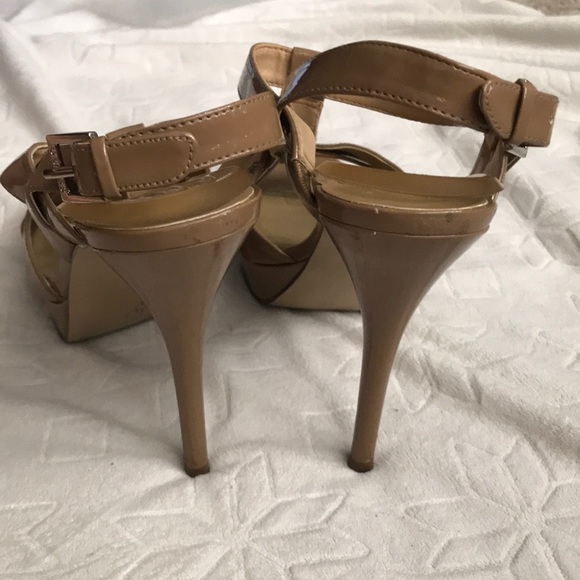 Nude Patent Leather Guess Heels sz 8 - Picture 4 of 7